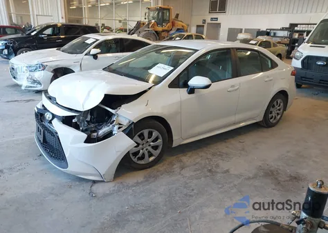 2021 Toyota Corolla Le z USA, uszkodzony, nr VIN 5YFEPMAE9MP245751